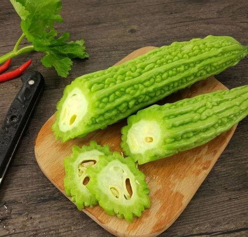 景甜聂小雨吃瓜,揭秘娱乐圈的甜蜜瓜界风云  第1张